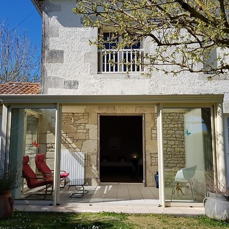 Domaine De Pelouaille - Chambre D'Hotes Saint-Jean-dʼAngély Buitenkant foto