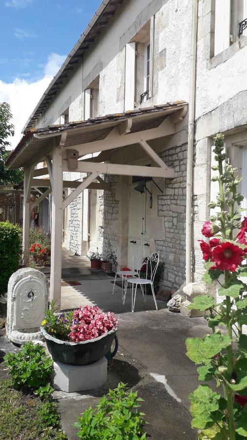 Domaine De Pelouaille - Chambre D'Hotes Saint-Jean-dʼAngély Buitenkant foto