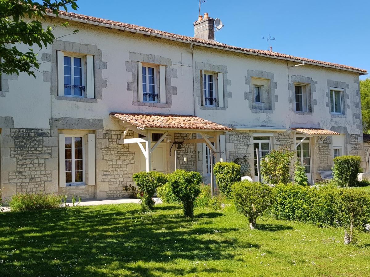 Domaine De Pelouaille - Chambre D'Hotes Saint-Jean-dʼAngély Buitenkant foto