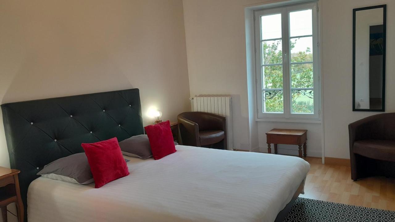 Domaine De Pelouaille - Chambre D'Hotes Saint-Jean-dʼAngély Buitenkant foto